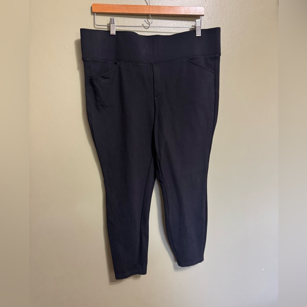 Torrid Pixie Ankle Legging/Pant, Size 2